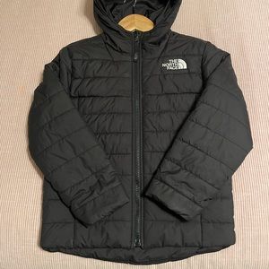 NorthFace Boy’s XS (6) all black reversible jacket